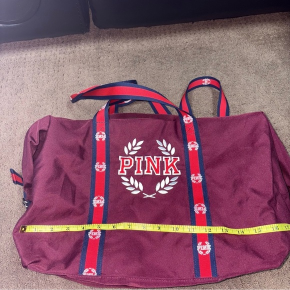 VICTORIAS SECRET PINK DUFFLE BAG 2017 - Picture 6 of 10